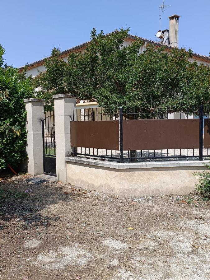 Villa A L'Ombre De L'Olivier à Orgon Extérieur photo